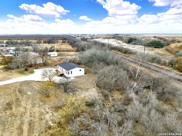 2806 Us Highway 90 Hondo, TX 78861
