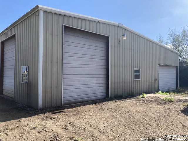 2605 19th Hondo, TX 78861