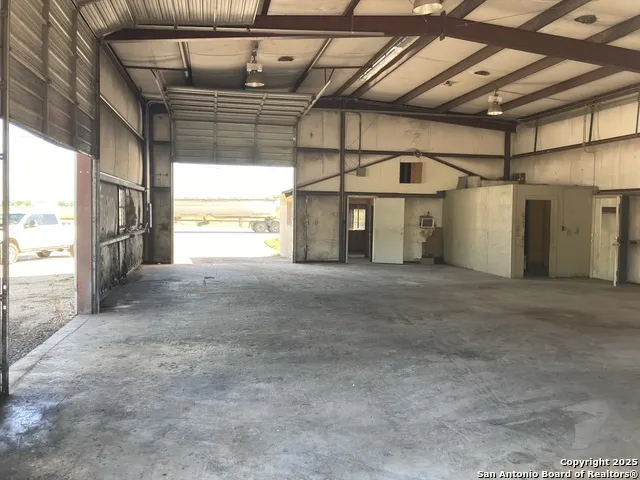 2605 19th Hondo, TX 78861