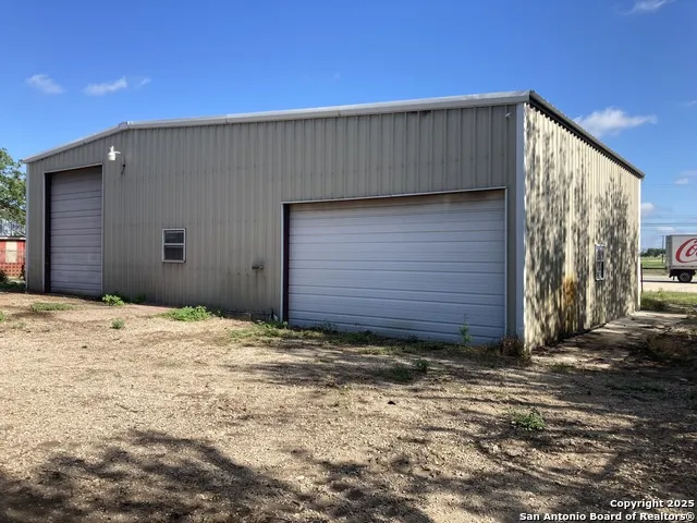 2605 19th Hondo, TX 78861
