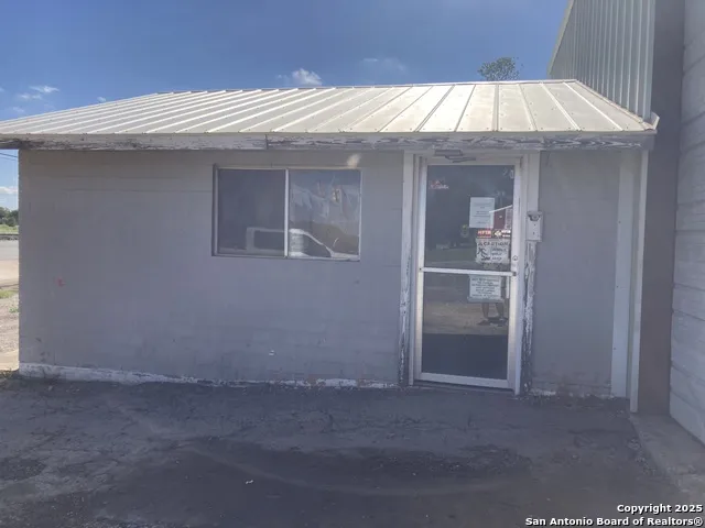2605 19th Hondo, TX 78861