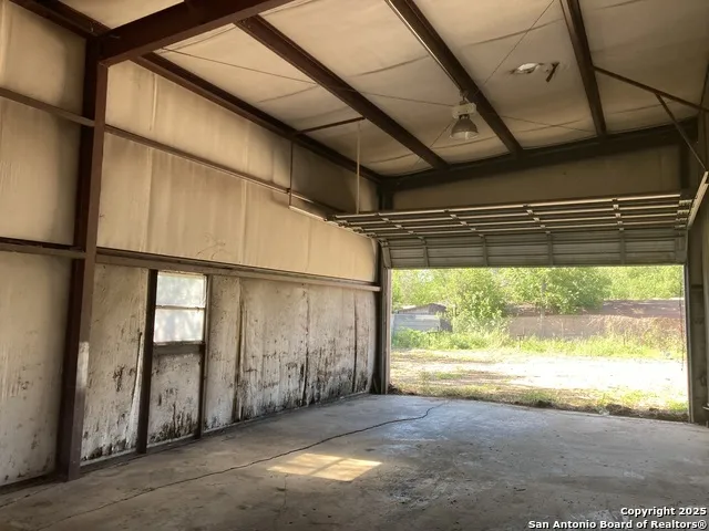 2605 19th Hondo, TX 78861
