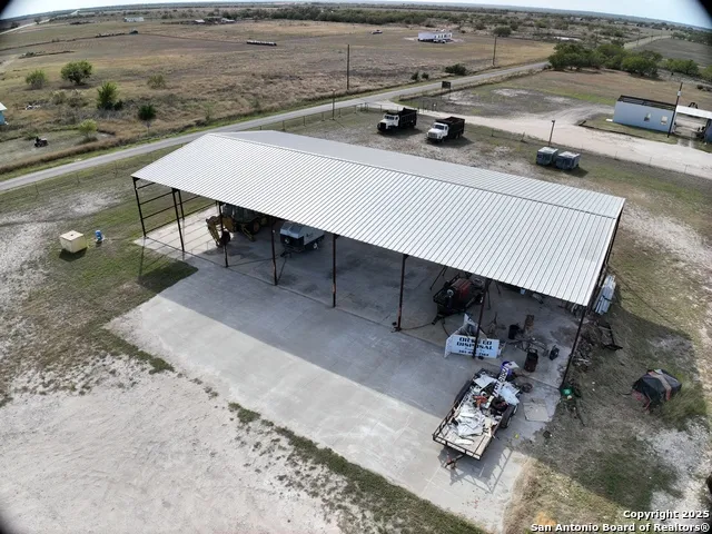 6542 County Rd 152 Kenedy, TX 78119