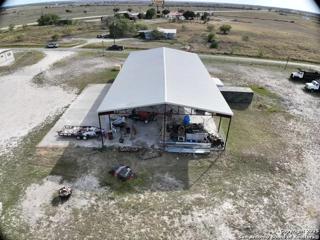 6542 County Rd 152 Kenedy, TX 78119