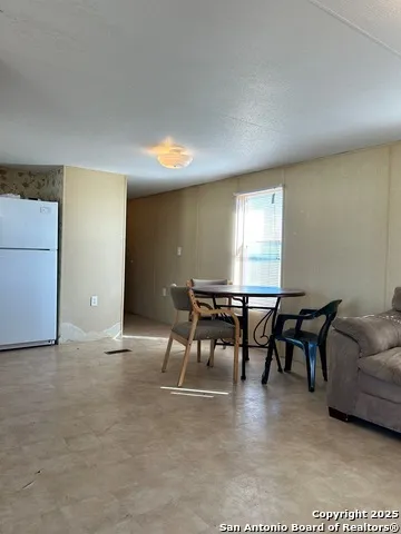 6542 County Rd 152 Kenedy, TX 78119