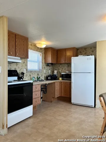 6542 County Rd 152 Kenedy, TX 78119
