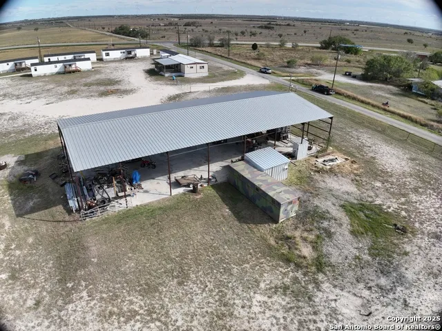 6542 County Rd 152 Kenedy, TX 78119