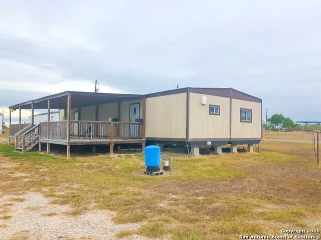 6542 County Rd 152 Kenedy, TX 78119