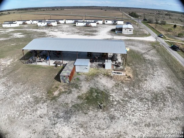 6542 County Rd 152 Kenedy, TX 78119