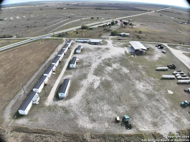 6542 County Rd 152 Kenedy, TX 78119