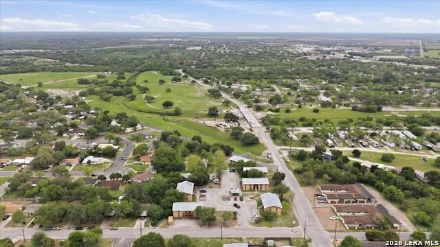 600 E CROCKETT ST Beeville, TX 78102