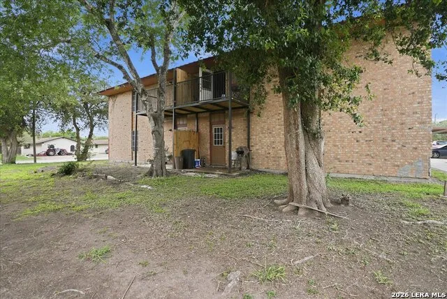 600 E CROCKETT ST Beeville, TX 78102