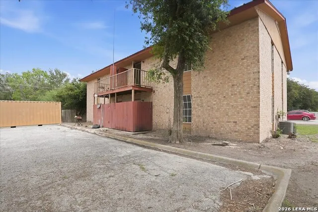 600 E CROCKETT ST Beeville, TX 78102