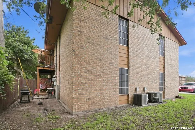 600 E CROCKETT ST Beeville, TX 78102