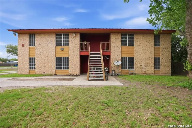 600 E CROCKETT ST Beeville, TX 78102