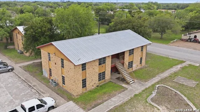 600 E CROCKETT ST Beeville, TX 78102
