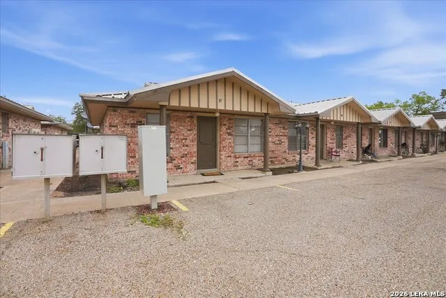 1400 SAINT MARYS ST Beeville, TX 78102