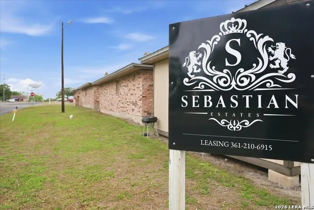 1400 SAINT MARYS ST Beeville, TX 78102