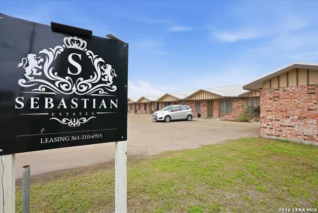1400 SAINT MARYS ST Beeville, TX 78102