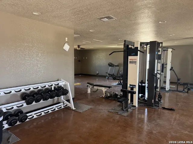 612 SERVICE COUNTY RD Carrizo Springs, TX 78834