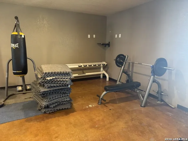612 SERVICE COUNTY RD Carrizo Springs, TX 78834
