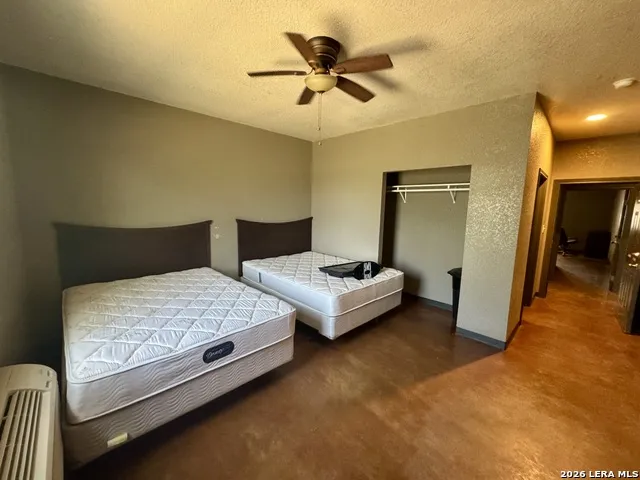 612 SERVICE COUNTY RD Carrizo Springs, TX 78834