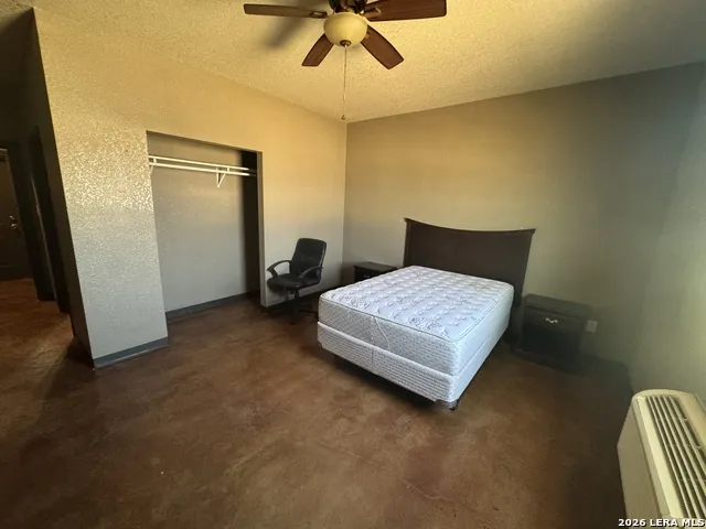612 SERVICE COUNTY RD Carrizo Springs, TX 78834