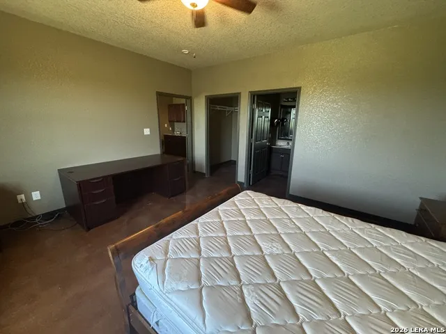 612 SERVICE COUNTY RD Carrizo Springs, TX 78834