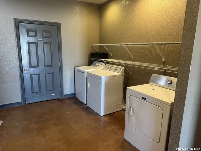 612 SERVICE COUNTY RD Carrizo Springs, TX 78834
