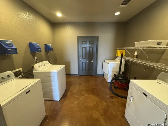 612 SERVICE COUNTY RD Carrizo Springs, TX 78834
