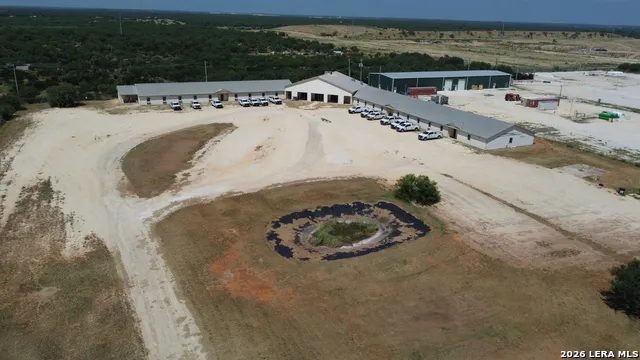 612 SERVICE COUNTY RD Carrizo Springs, TX 78834