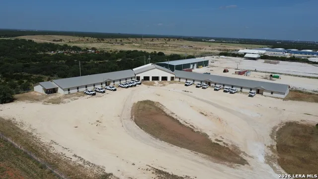 612 SERVICE COUNTY RD Carrizo Springs, TX 78834