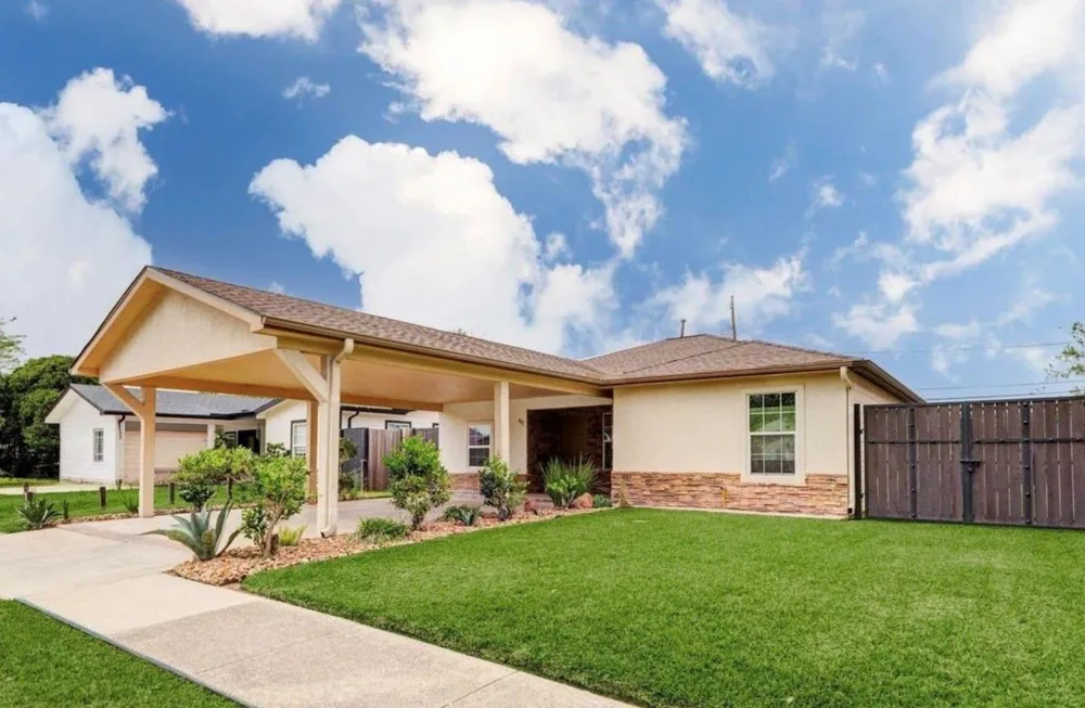 617 Burke Road Pasadena, TX 77506