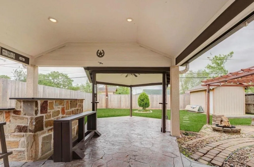 617 Burke Road Pasadena, TX 77506