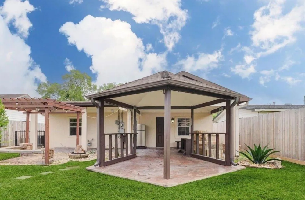 617 Burke Road Pasadena, TX 77506
