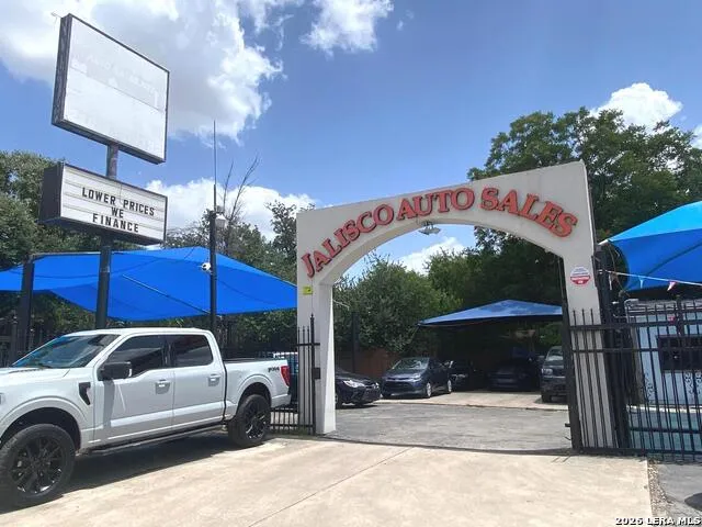521 E EL DORADO San Antonio, TX 78204