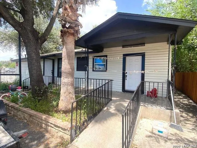 521 E EL DORADO San Antonio, TX 78204