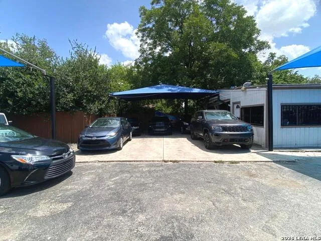 521 E EL DORADO San Antonio, TX 78204