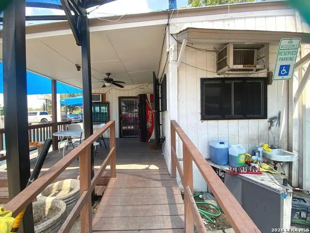 521 E EL DORADO San Antonio, TX 78204