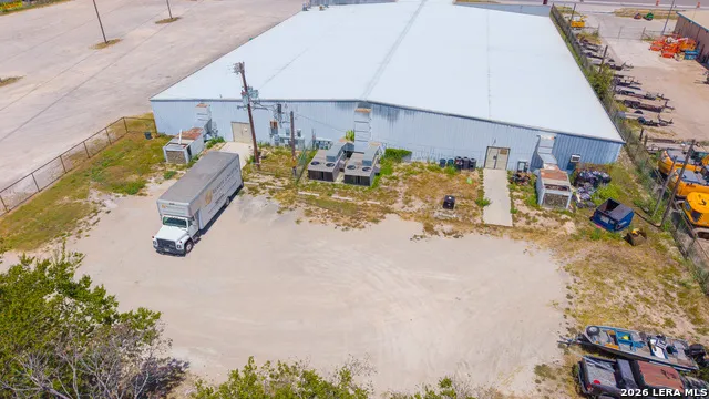 735 E IH 10 Seguin, TX 78155