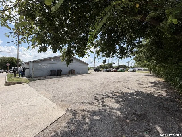 303 Bellinger St San Antonio, TX 78220