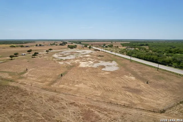 12673 W HIGHWAY 97 Charlotte, TX 78011