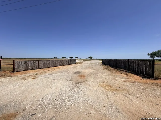12673 W HIGHWAY 97 Charlotte, TX 78011