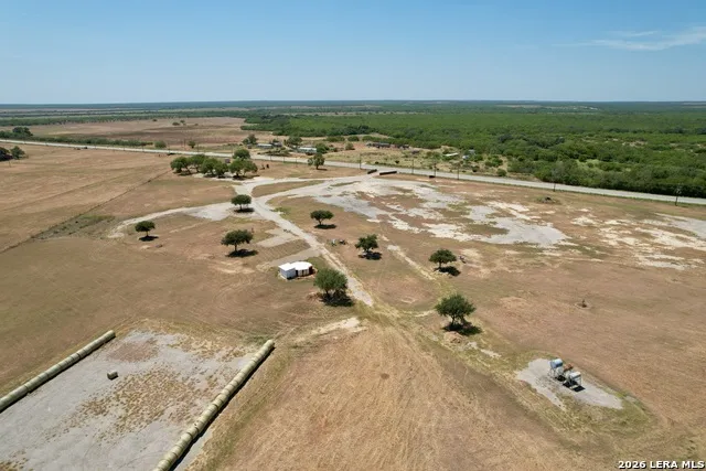 12673 W HIGHWAY 97 Charlotte, TX 78011
