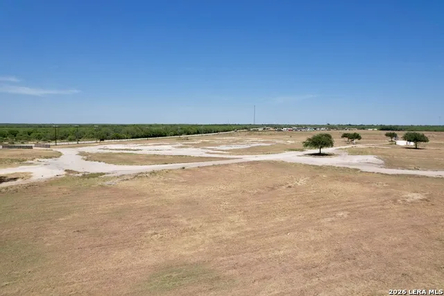 12673 W HIGHWAY 97 Charlotte, TX 78011