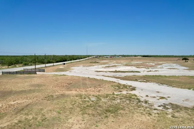 12673 W HIGHWAY 97 Charlotte, TX 78011