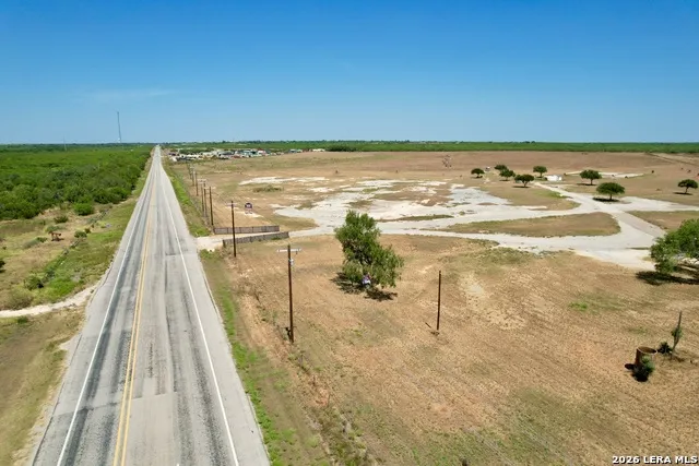 12673 W HIGHWAY 97 Charlotte, TX 78011