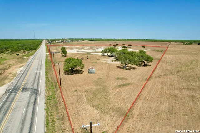 12673 W HIGHWAY 97 Charlotte, TX 78011