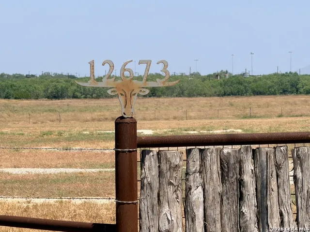 12673 W HIGHWAY 97 Charlotte, TX 78011
