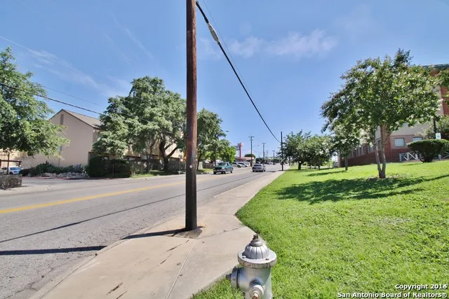 3230 Hillcrest Dr #3 Balcones Heights, TX 78201